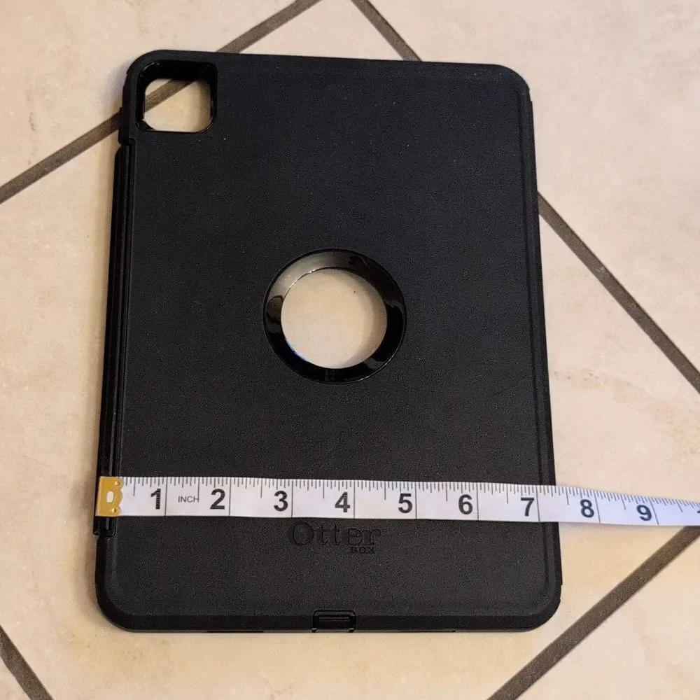 New In Damaged Box Otterbox iPad Pro 11-Inch Case Defender Pro Black